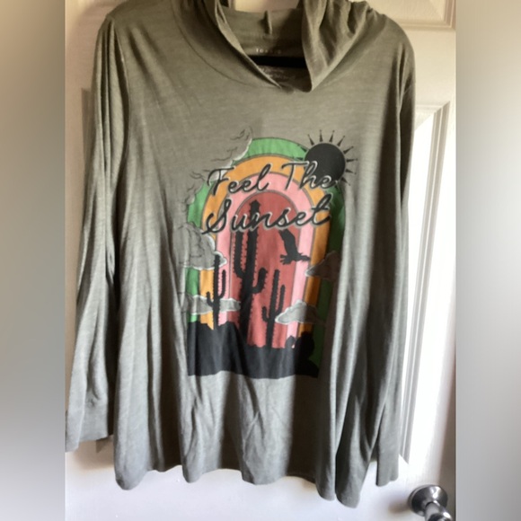 torrid Tops - Torrid sz3 long sleeve hooded tee